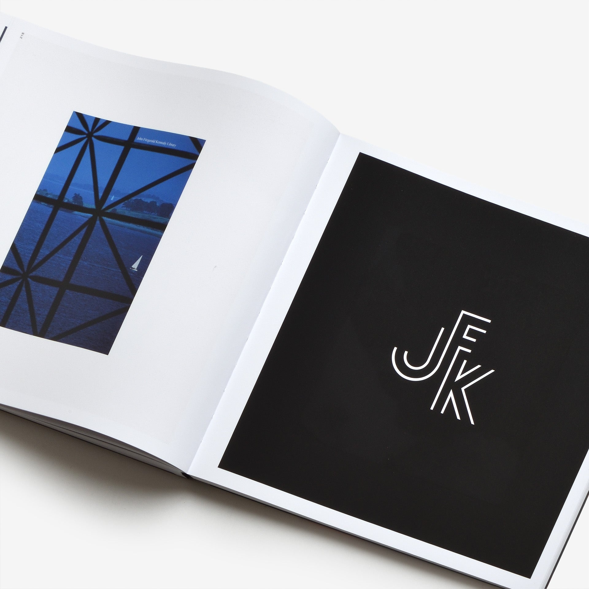 Identity: Chermayeff & Geismar & Haviv Compact Edition